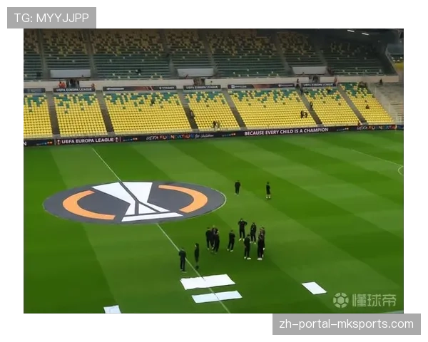 官方：南特与37岁的后卫帕卢瓦续约一年